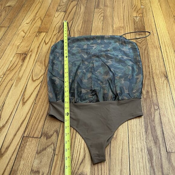 Cami NYC NWT Axel Green Camo Silk Bodysuit Size Medium - Picture 10 of 10